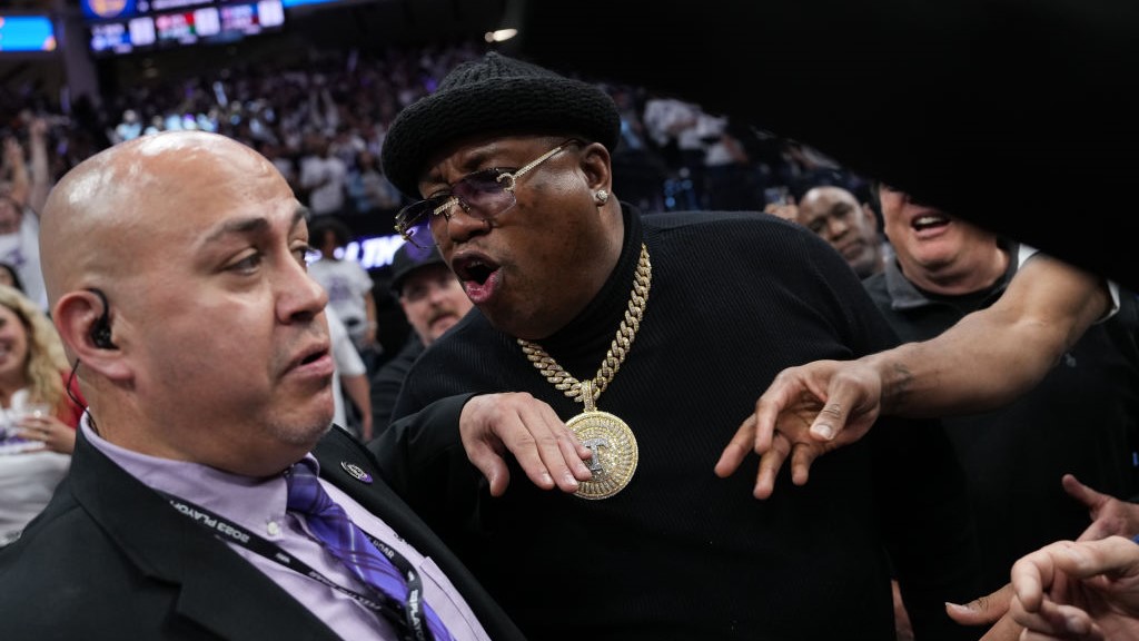Kings fans are playing with fire against the Warriors