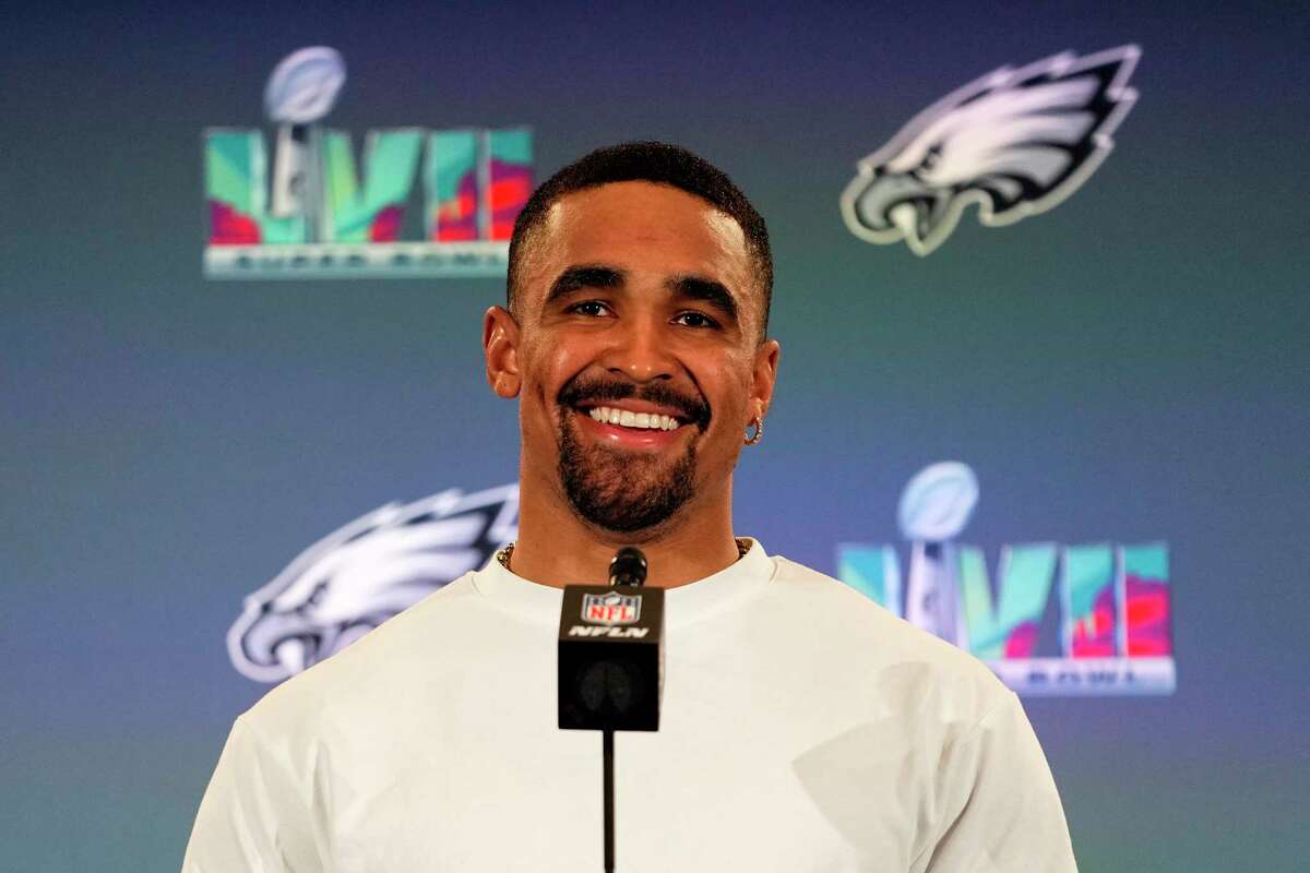 Jalen Hurts, Eagles agree to terms on five-year, $255 million contract  extension