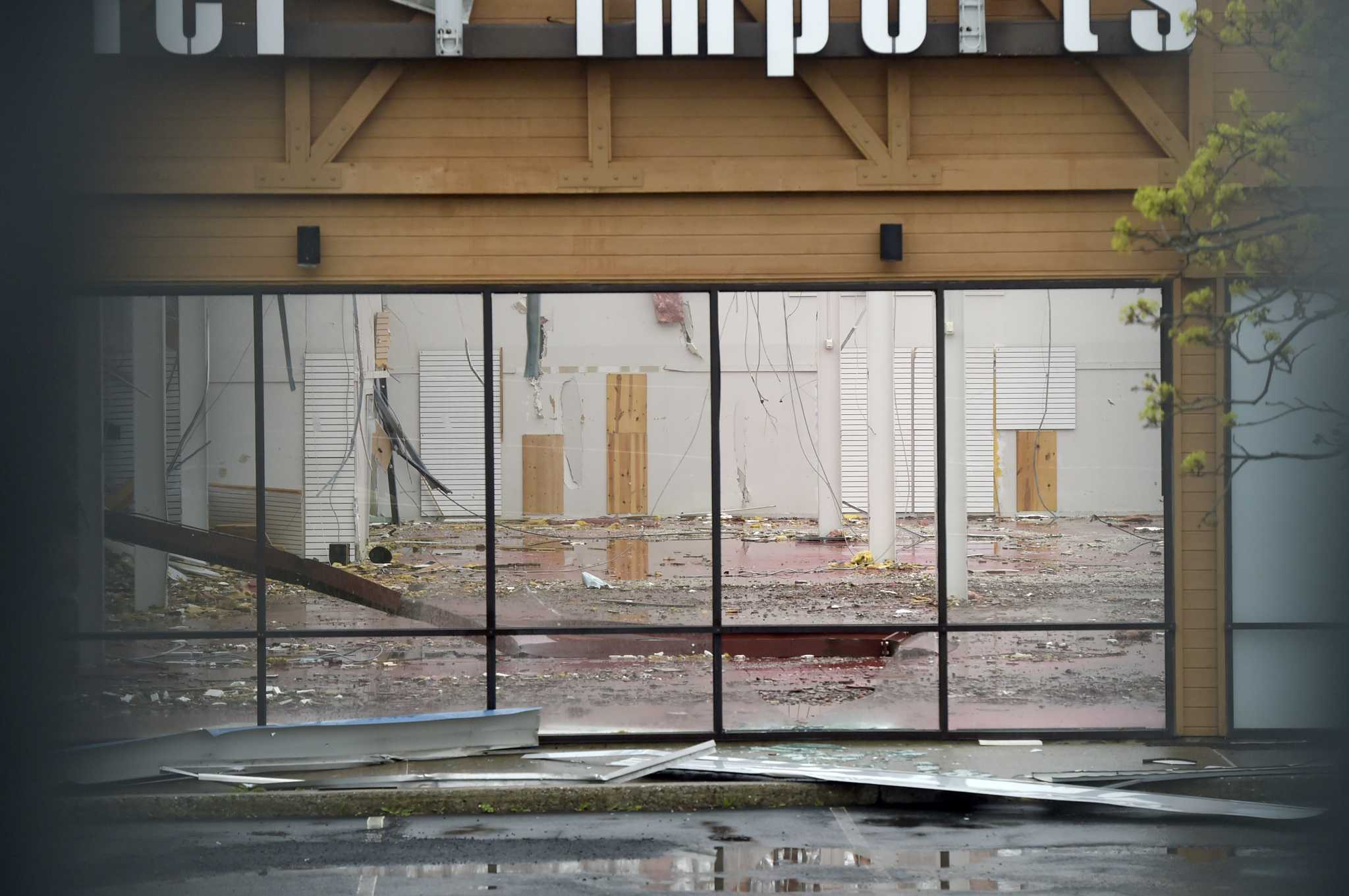 Pier 1 in Danbury razed to make way for drive-thru Chipotle - Vimarsana News