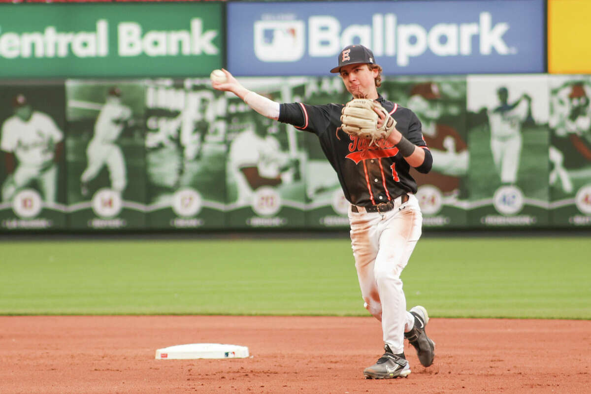 Lincoln Land Baseball Take the Field at Busch Stadium this Fall