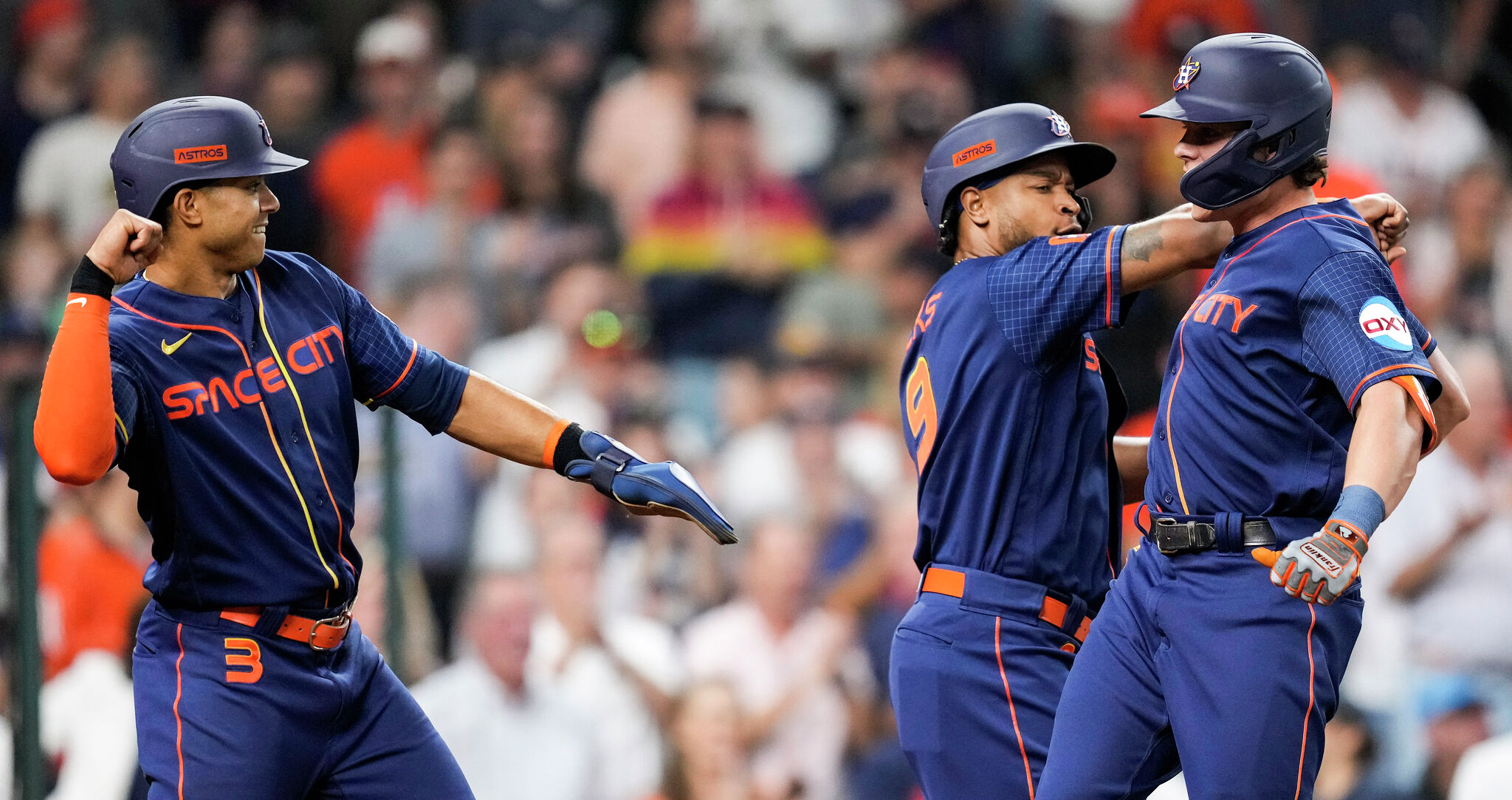 Astros roll a 7 in first inning, rout Blue Jays