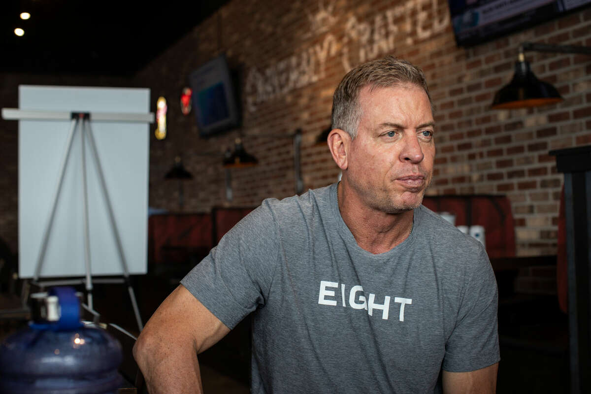 Troy Aikman visits San Antonio to celebrate anniversary of beer launch