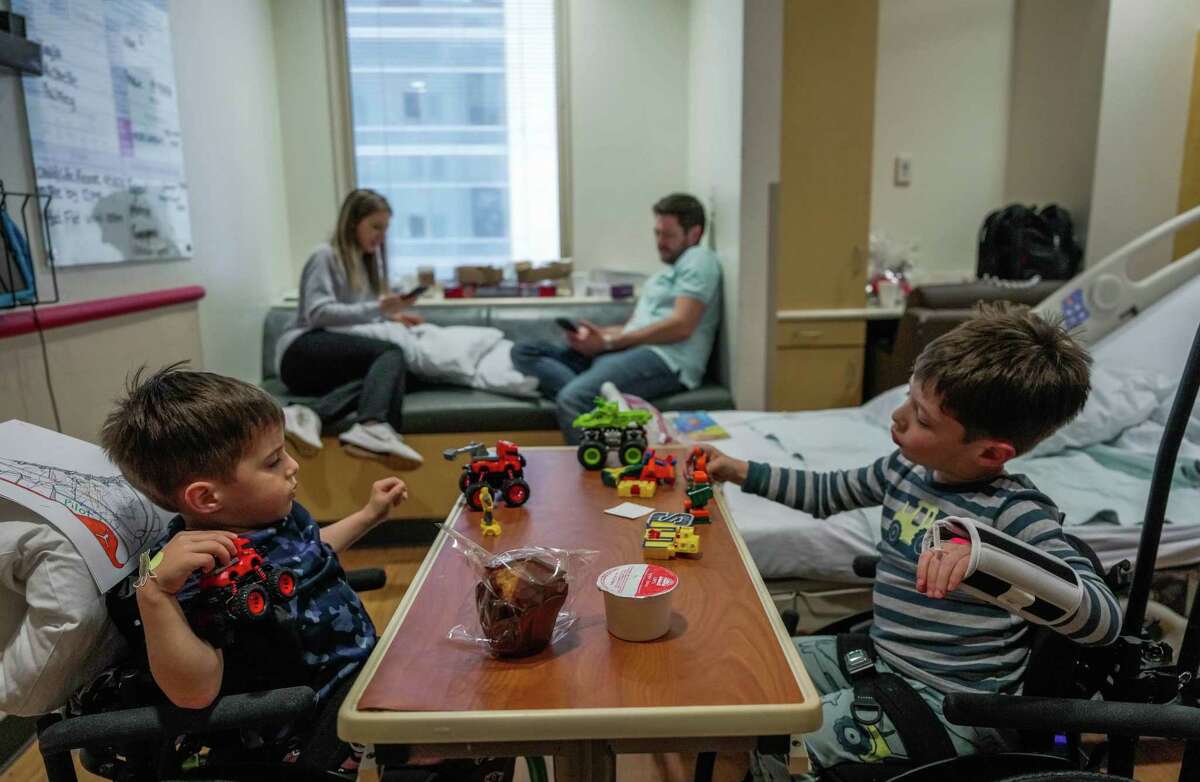 Texas twins with cerebral palsy receive innovative surgery in Houston