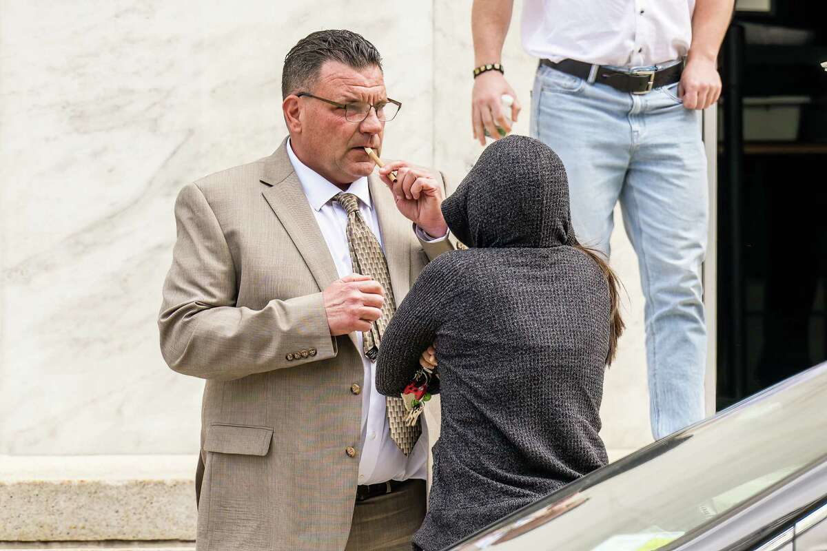 Schenectady man in Mafia-linked case, wife, face new charges photo