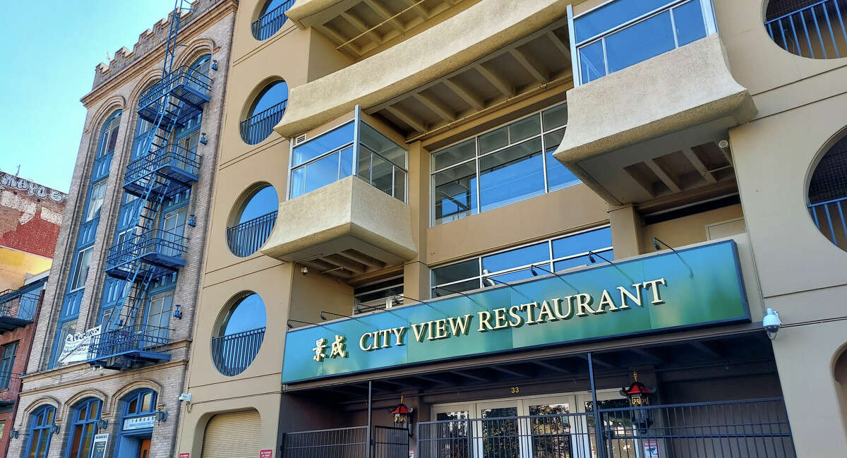 City View Restaurant，一家老牌点心店，已经搬迁到一个新的地址，重新开业。