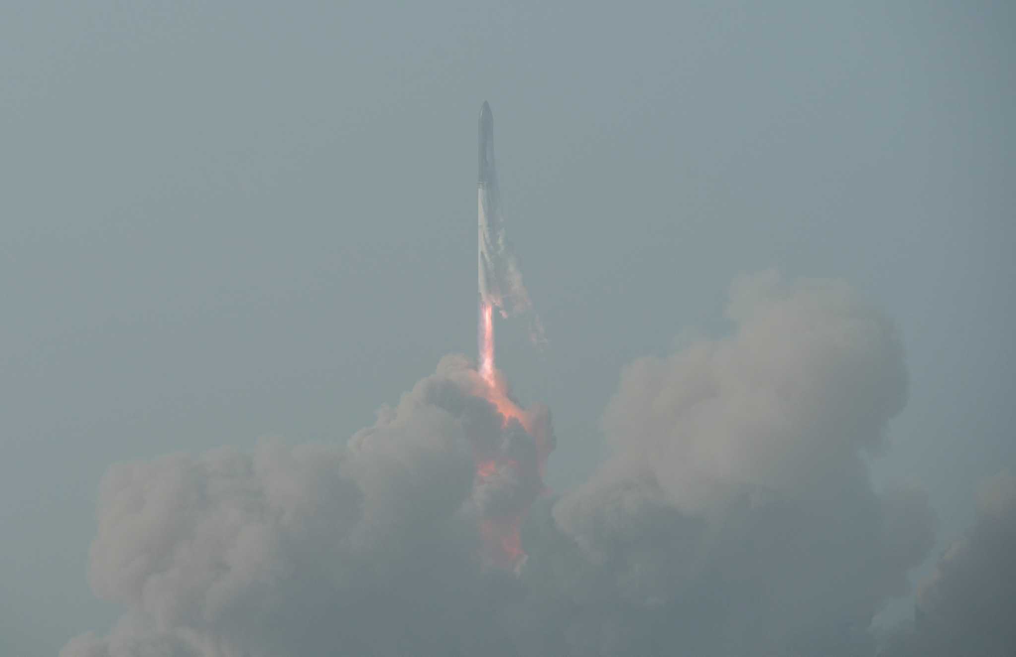 SpaceX Starship soars in Texas debut of world’s most powerful rocket