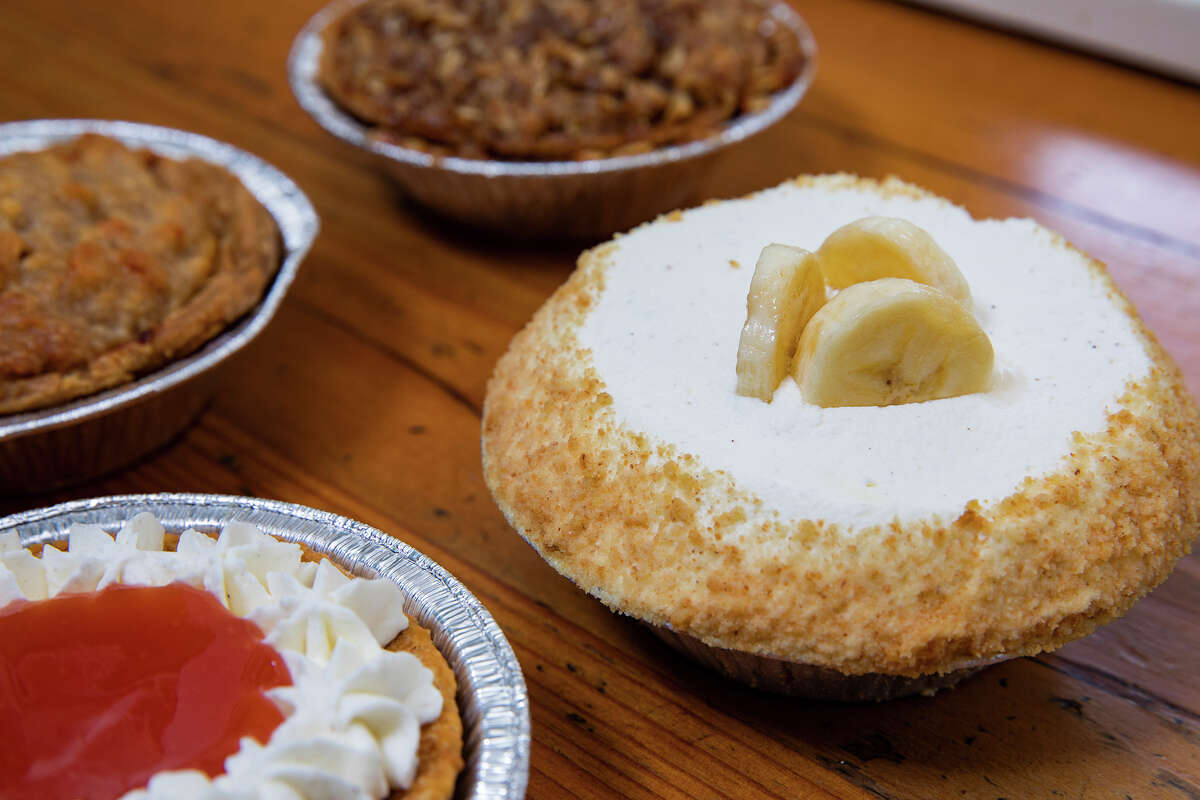 Leoda's, the Hawaii pie shop that's a perfect Maui road trip stop