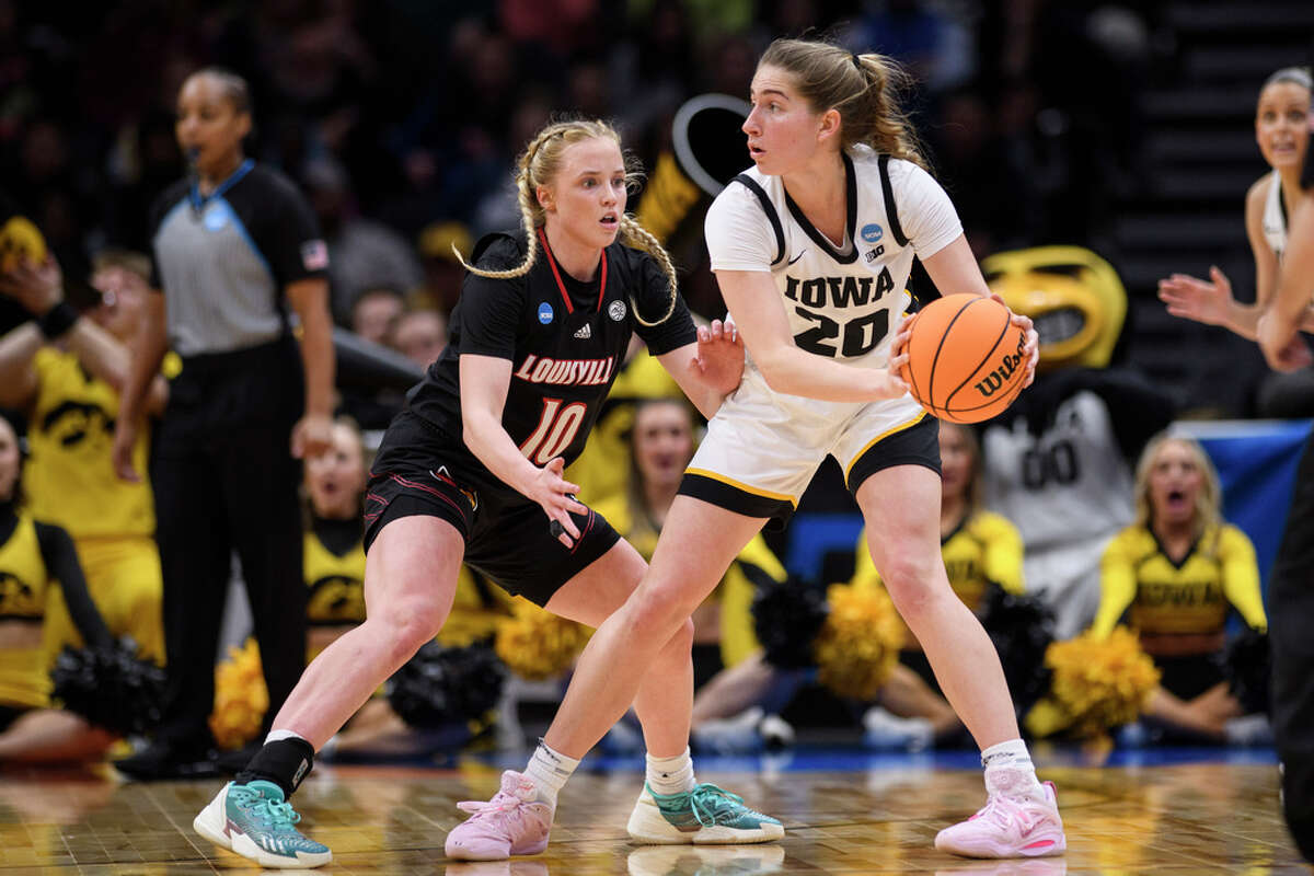 Real world can wait for Edwardsville graduate Kate Martin