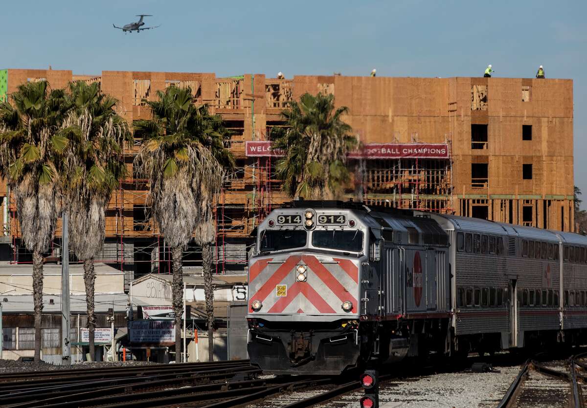 An oncoming Caltrain is seen from the Deridon Station in San Jose, Calif., Friday, Jan. 4, 2019.