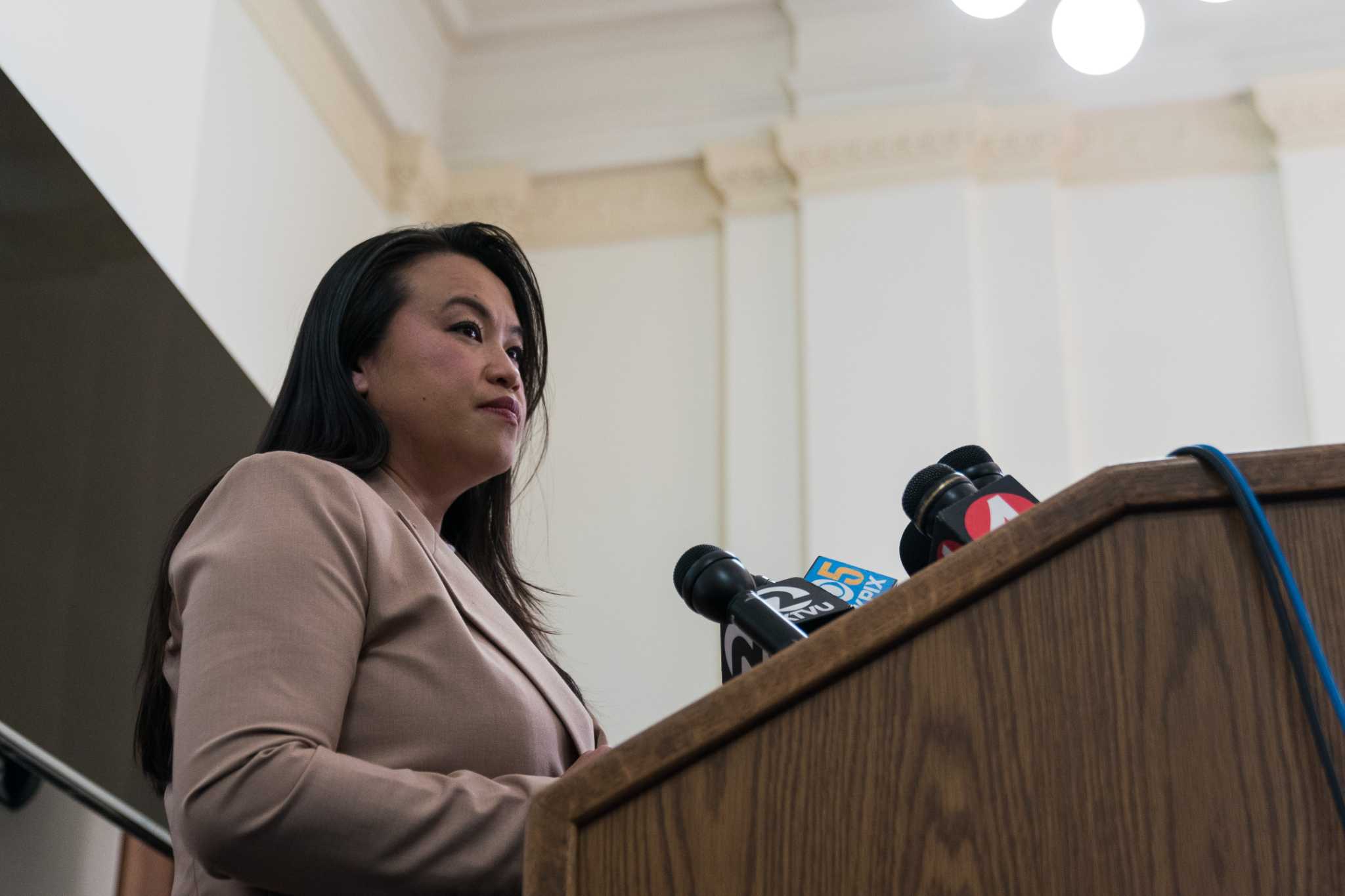 Oakland mayor tries to avoid layoffs amid historic budget deficit - Vimarsana News