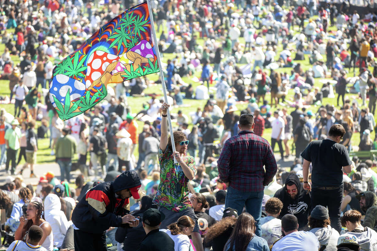 Music legend rings in 420 at San Francisco’s Golden Gate Park