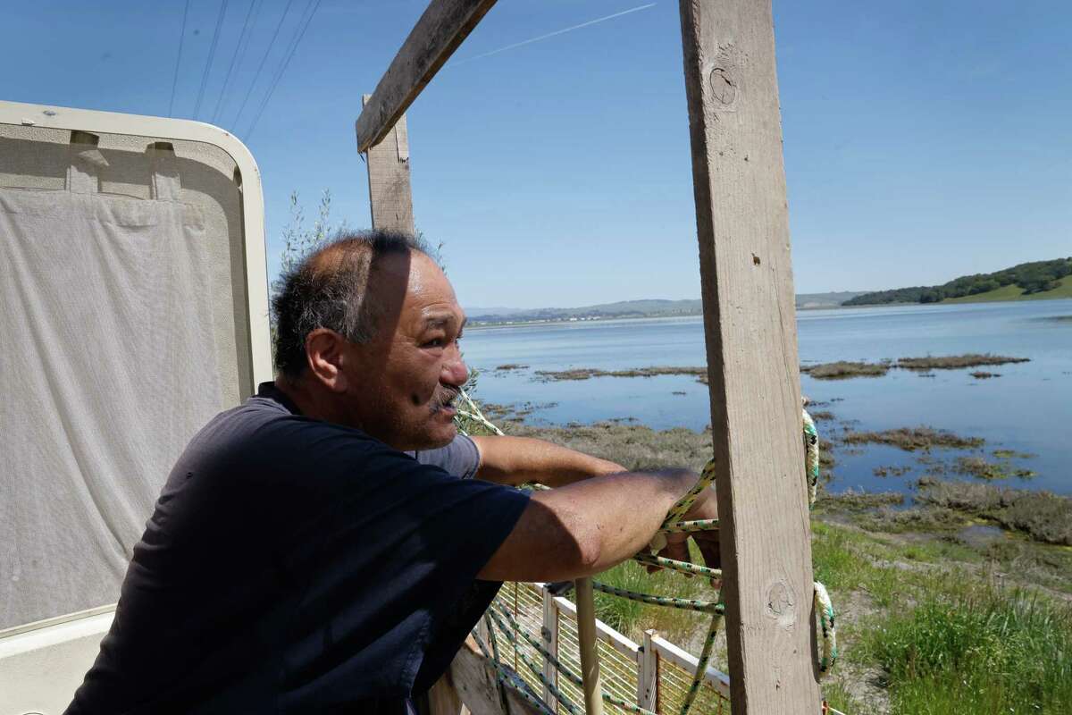 Marin focuses homeless aid effort on 2milelong vehicle encampment