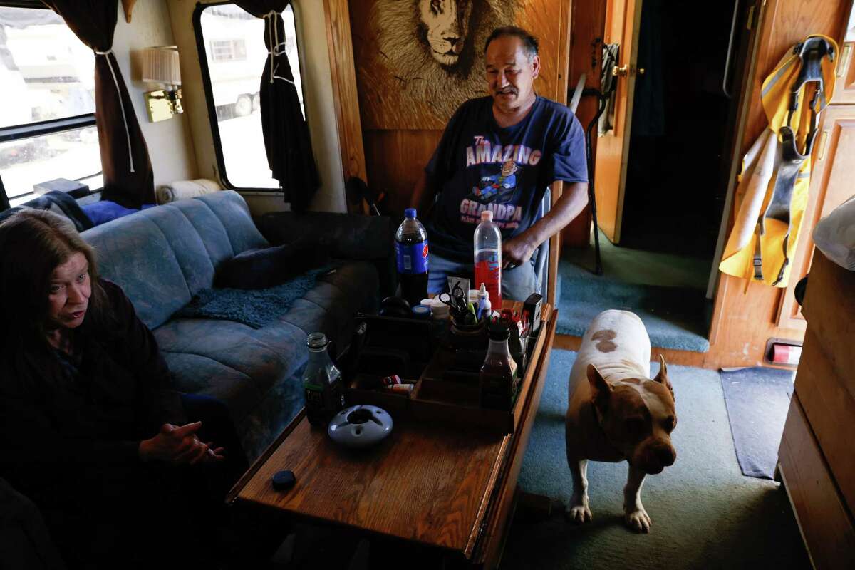 Marin focuses homeless aid effort on 2milelong vehicle encampment