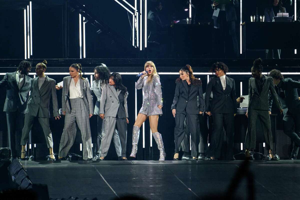 Live Review: Taylor Swift at Houston's Minute Maid Park (9/9)