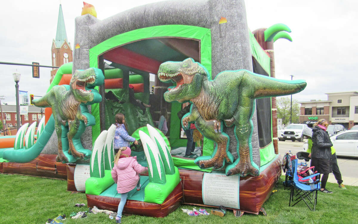 Beverages (and weather) cold for Global Brew's Spring Beer Fest