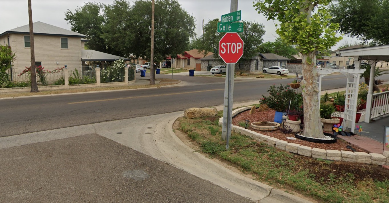 Man seriously injured after crashing motorcycle in north Laredo