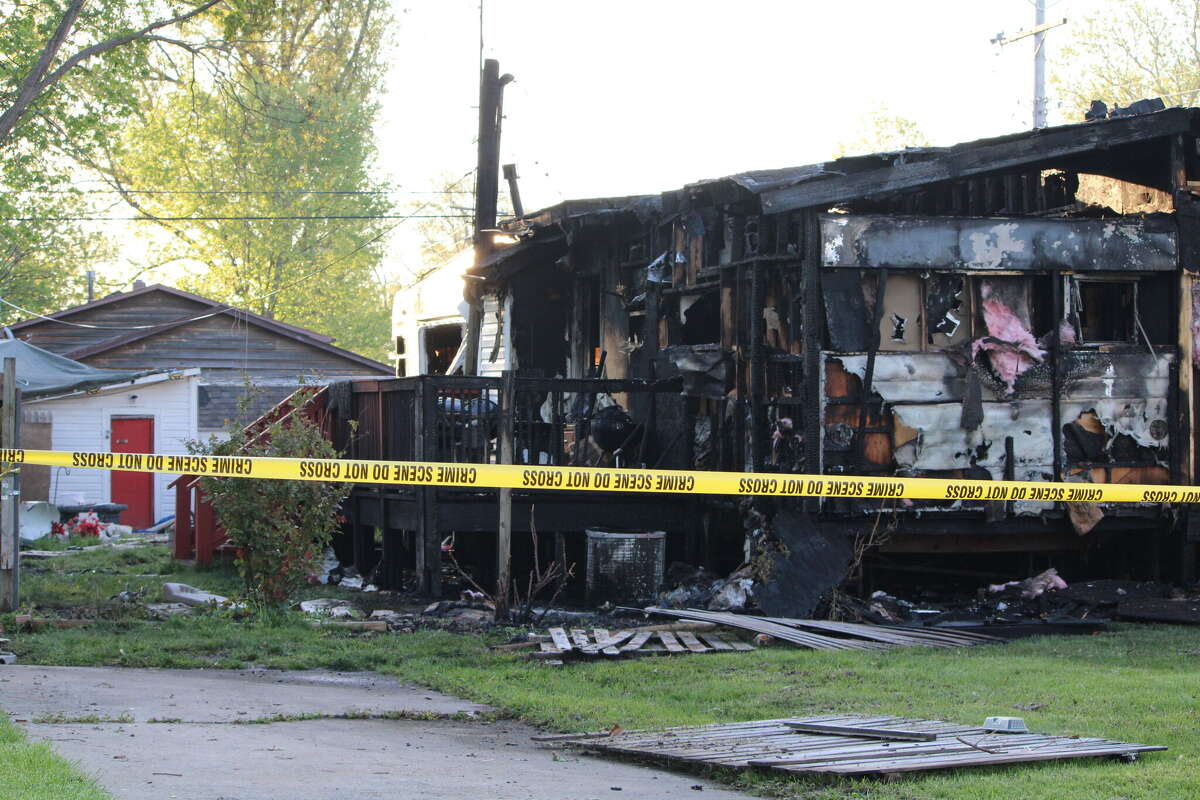 Fire guts South Roxana home Sunday evening; 5 departments fight blaze