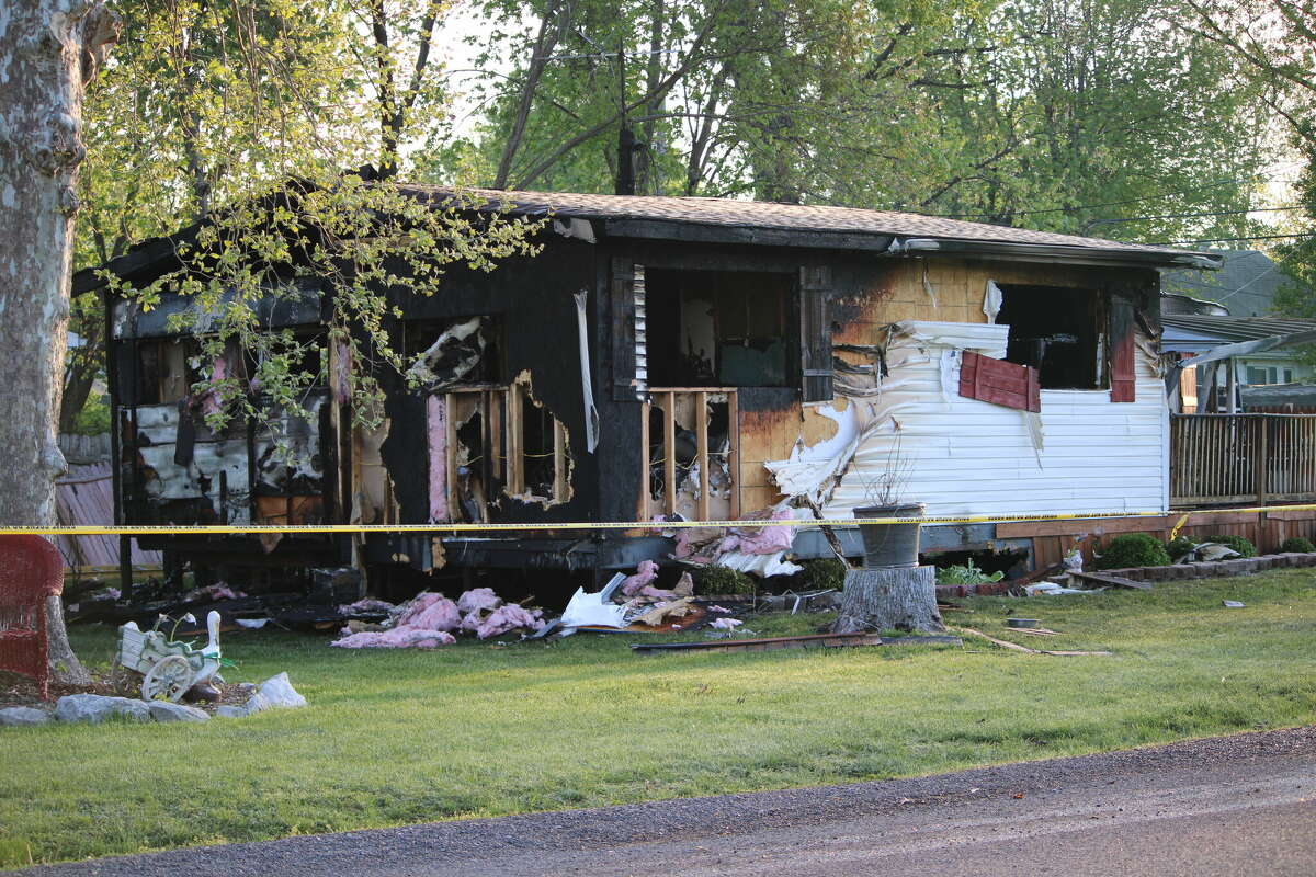 Fire guts South Roxana home Sunday evening; 5 departments fight blaze