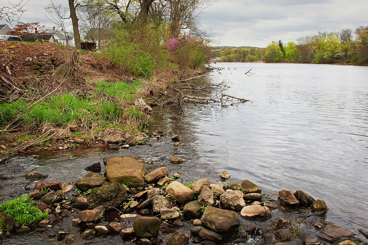 Middletown CT residents cheer decision to fully replace Pameacha dam