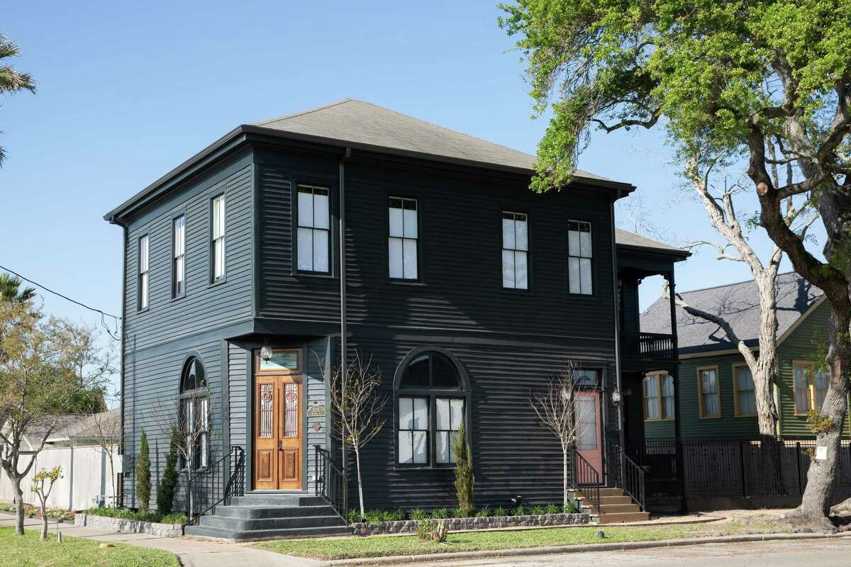 Galveston home tour shows off restored City National Bank Building