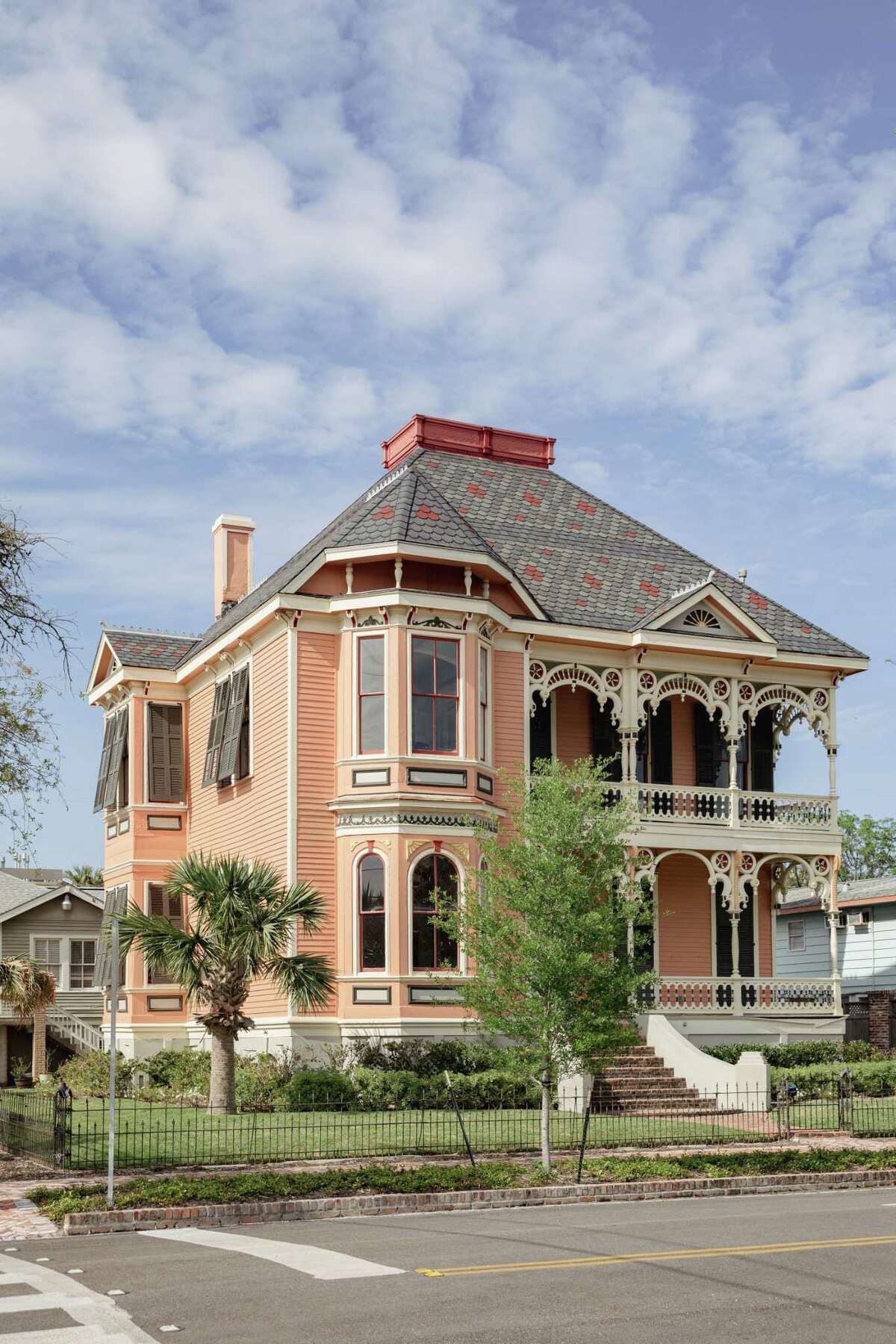 Galveston home tour shows off restored City National Bank Building