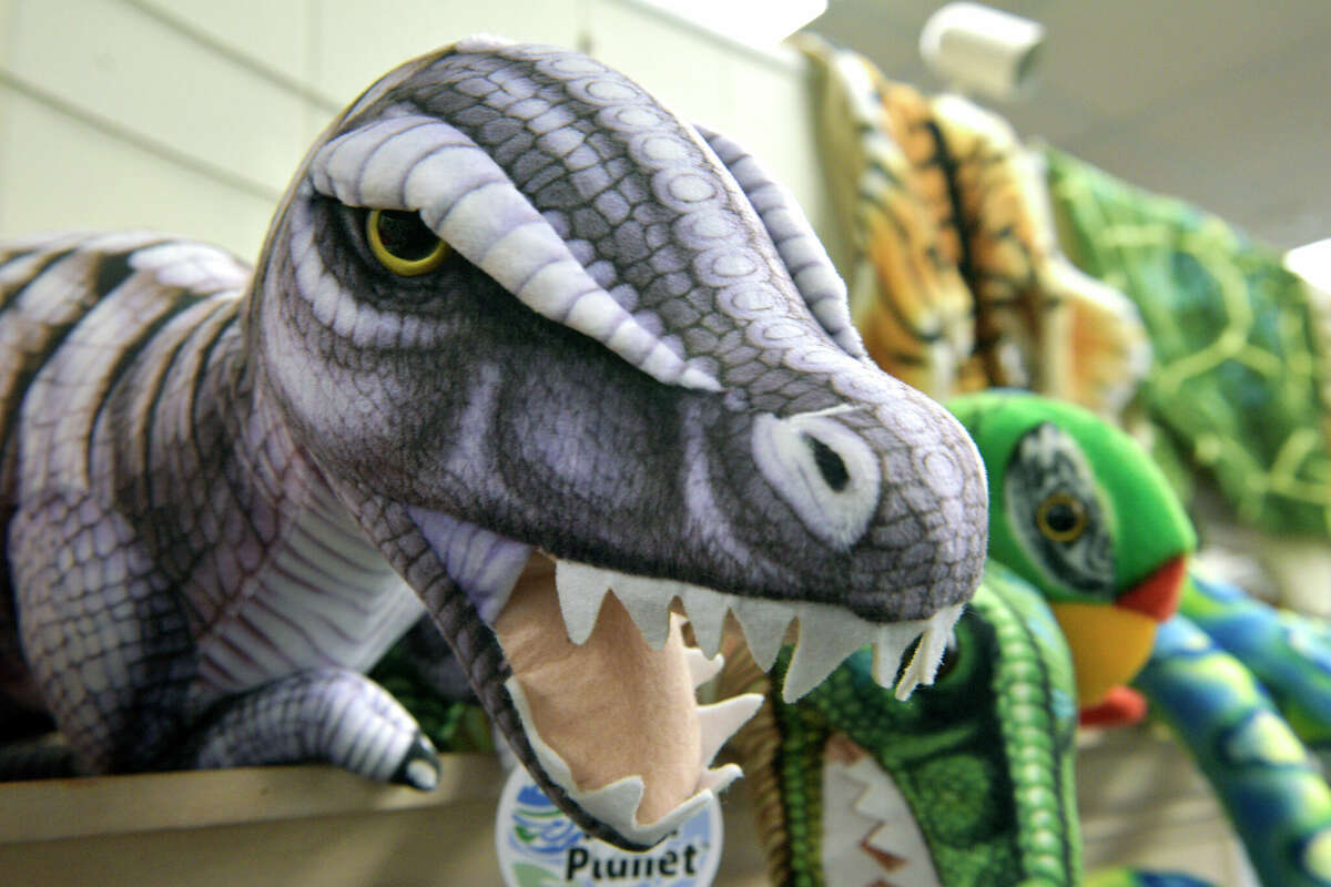 Toy Chest of Ridgefield celebrates 30 years as 'treasure in town'