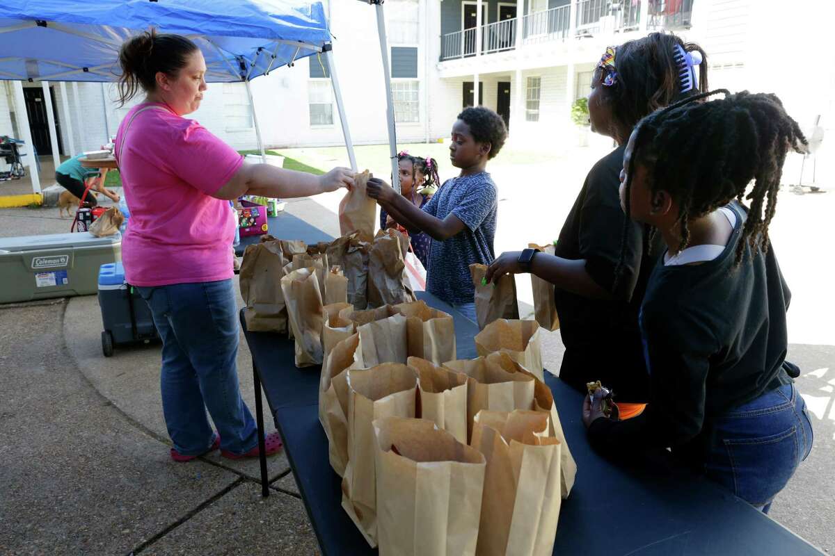 Conroe apartment power outage lasts days, ruining food and medicine