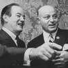 1968年8月28日，民主党全国代表大会上，副总统休伯特·h·汉弗莱与市长约瑟夫·阿利奥托在酒店套房内合影。图片来源:合众国际社