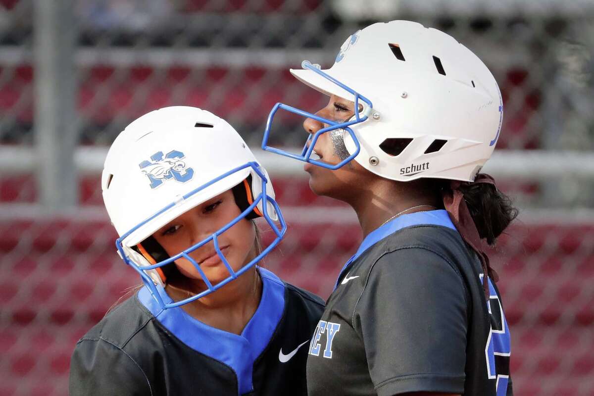 New Caney bats erupt in 20run win to clinch share of 136A title