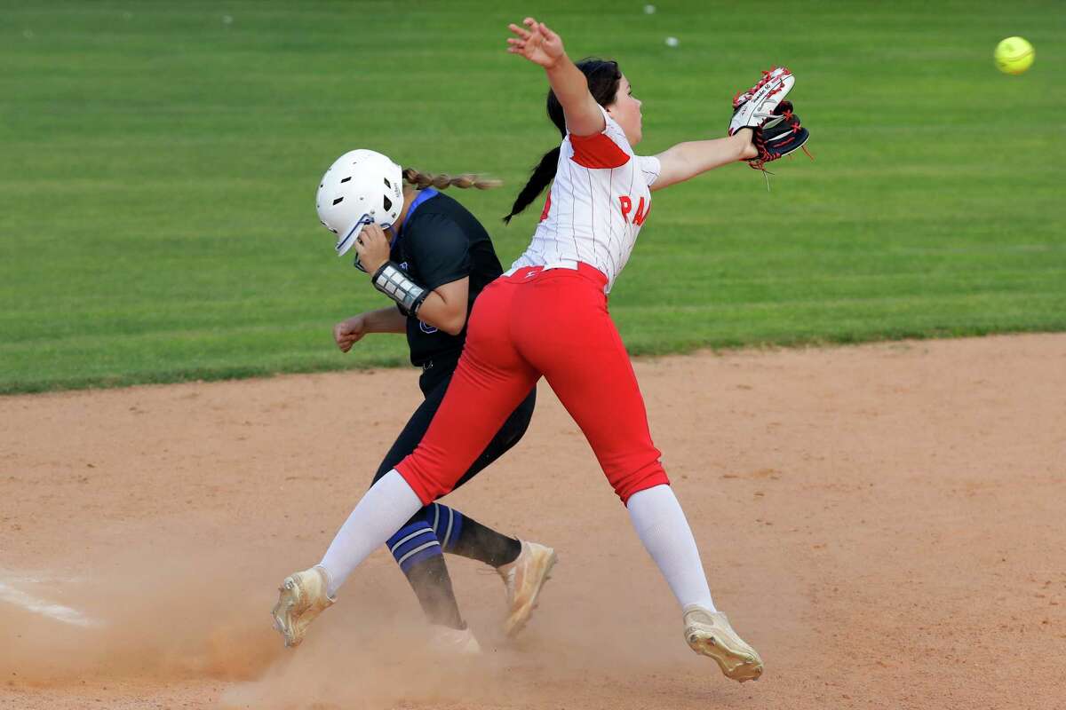 New Caney bats erupt in 20run win to clinch share of 136A title