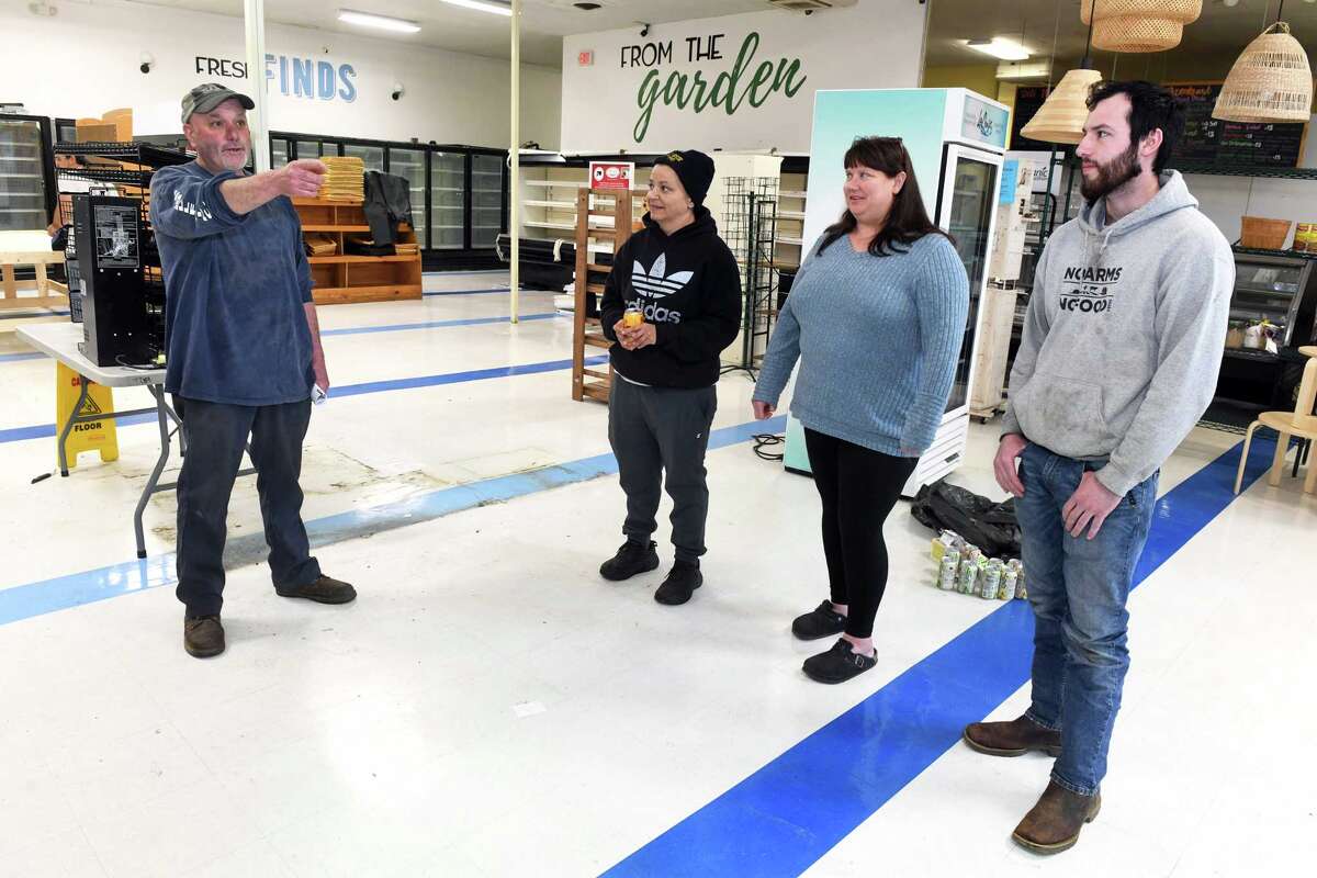 Stone Gardens Farm Market opens doors in Huntington Center