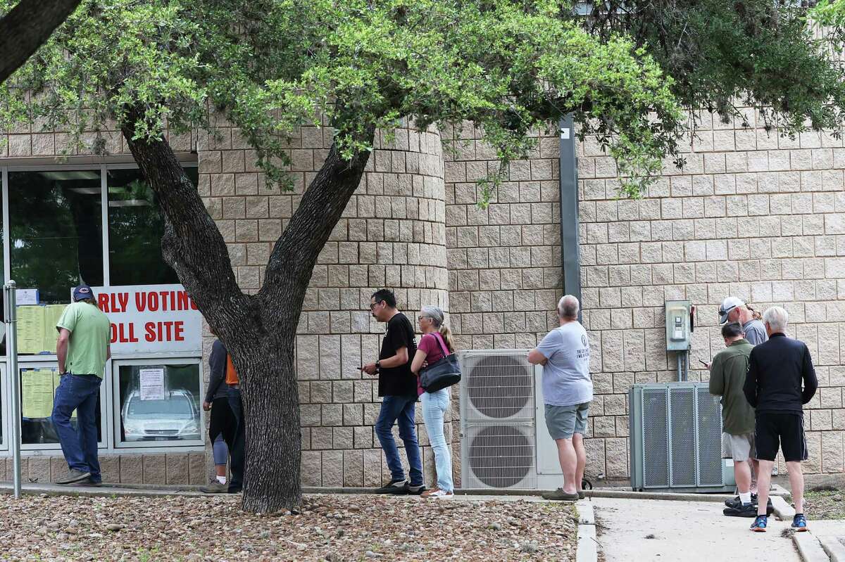 First day of early voting in San Antonio shows strong turnout