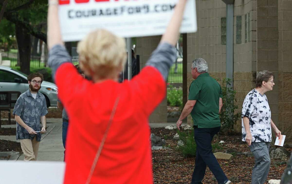 Early voting starts Monday - La Prensa De San Antonio