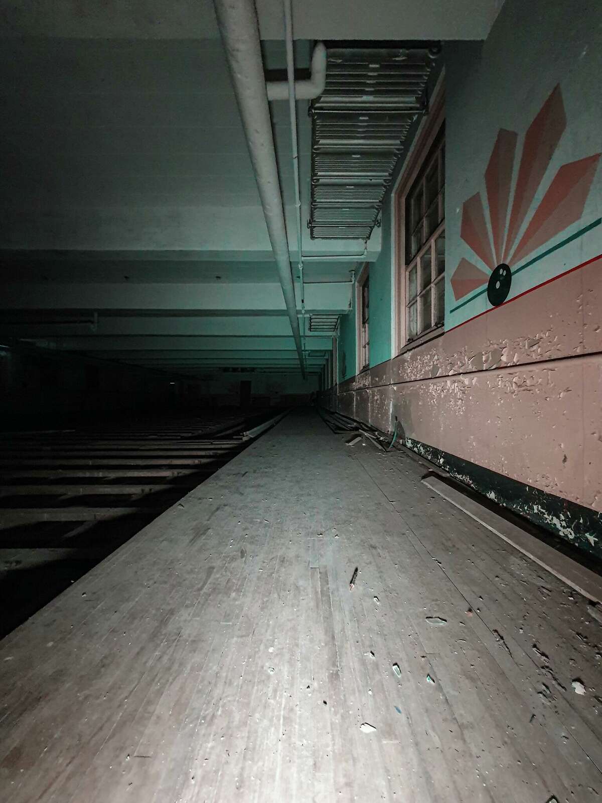 See inside: Abandoned Illinois mental hospital