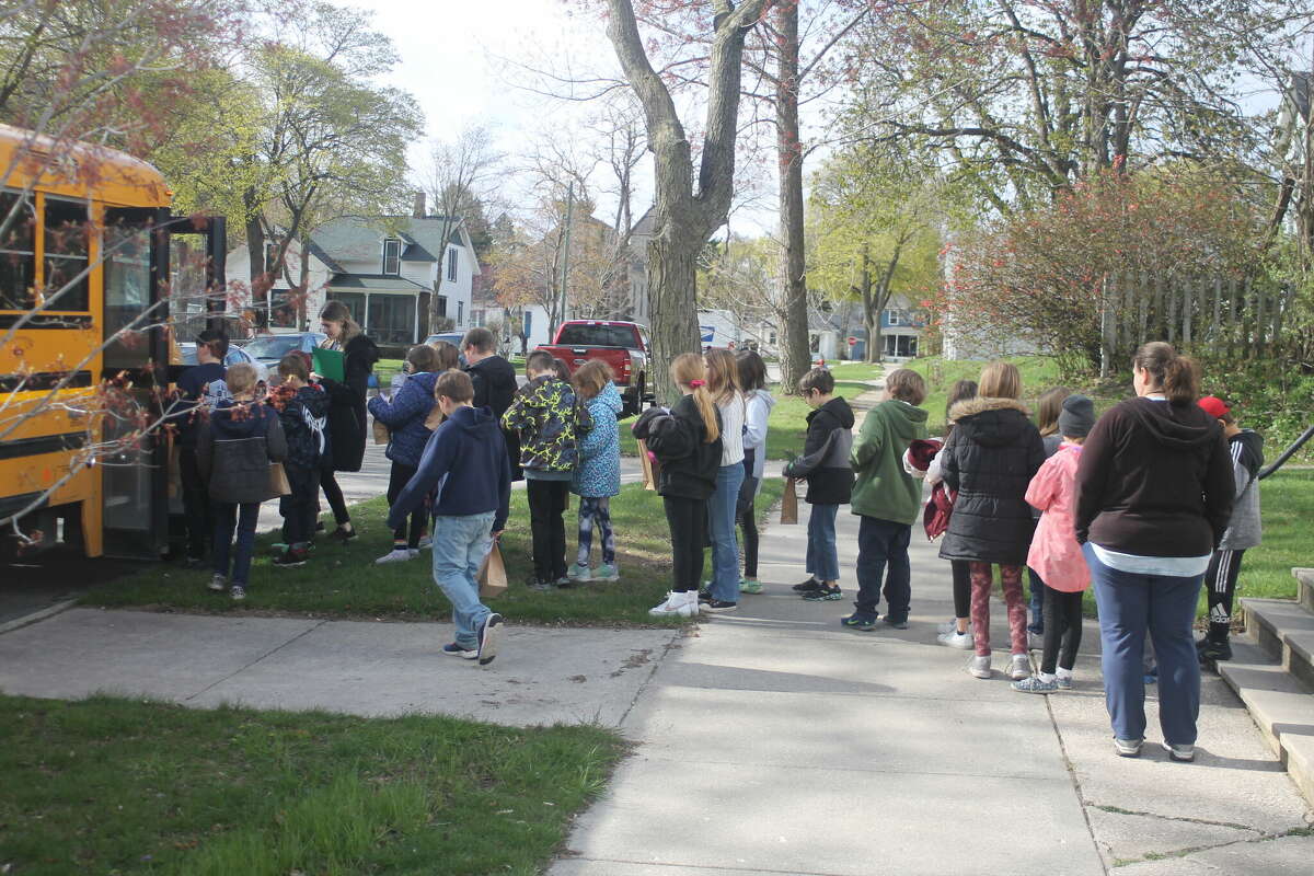 Manistee students visit Old Kirke Museum