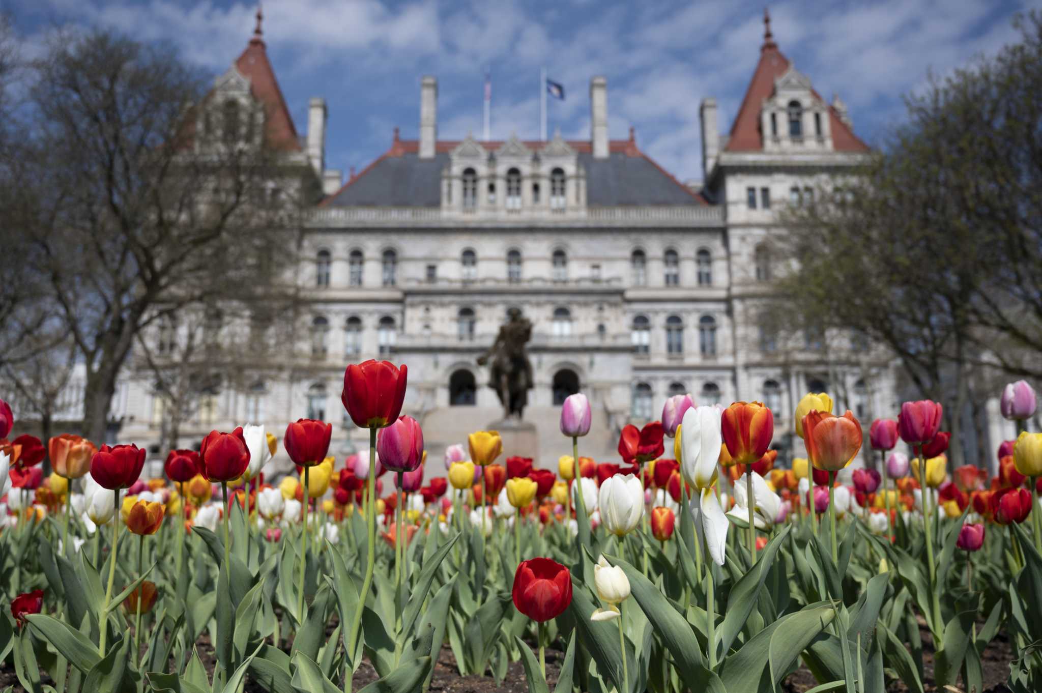 Upstate lawmakers wait for their turn in budget talks - Vimarsana News