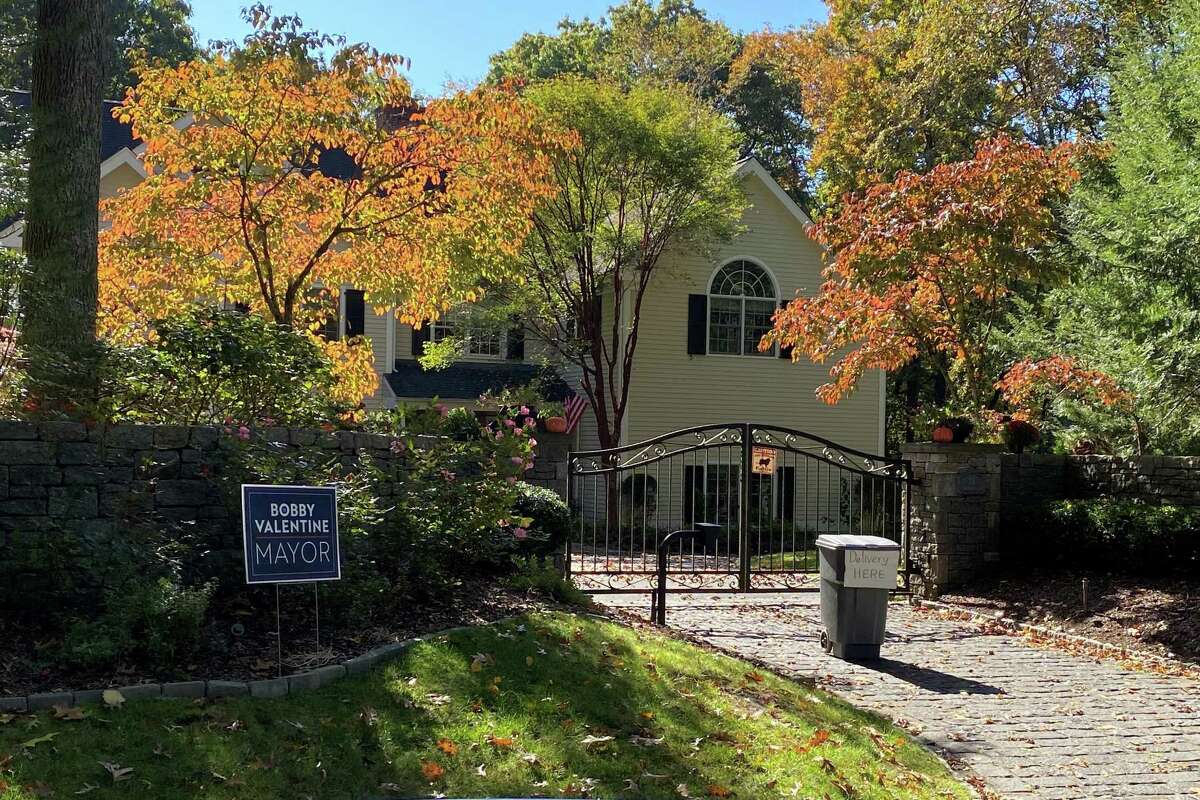Former MLB manager Bobby Valentine sells Stamford home for $1.5M - Vimarsana News