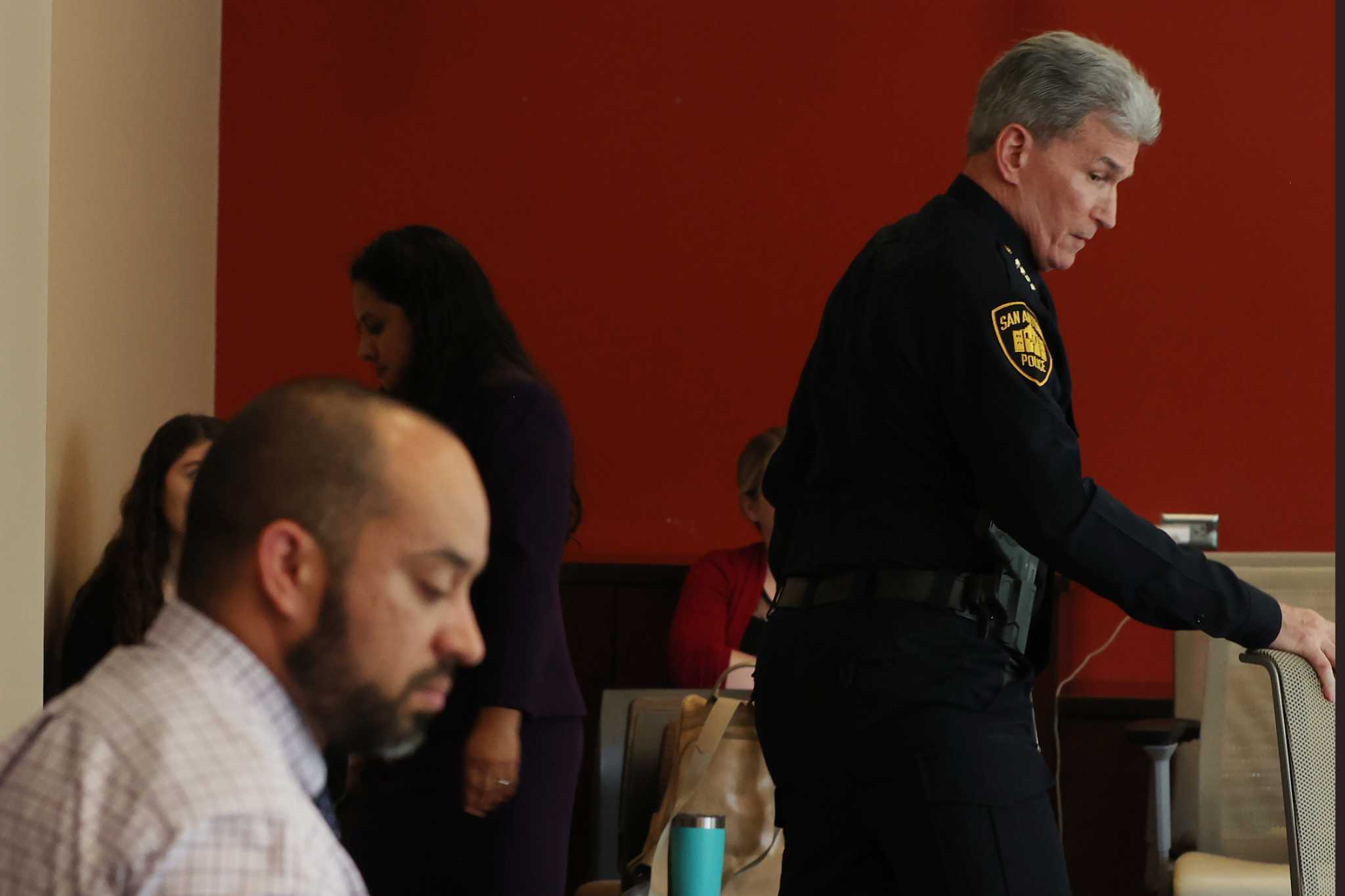 SAPD lieutenant admits to sexual comment but says it wasn't that bad - Vimarsana News