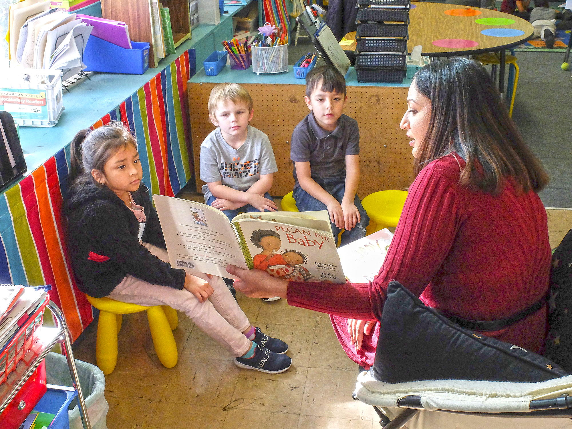 In 'reading wars,' more schools embrace phonics - Vimarsana News