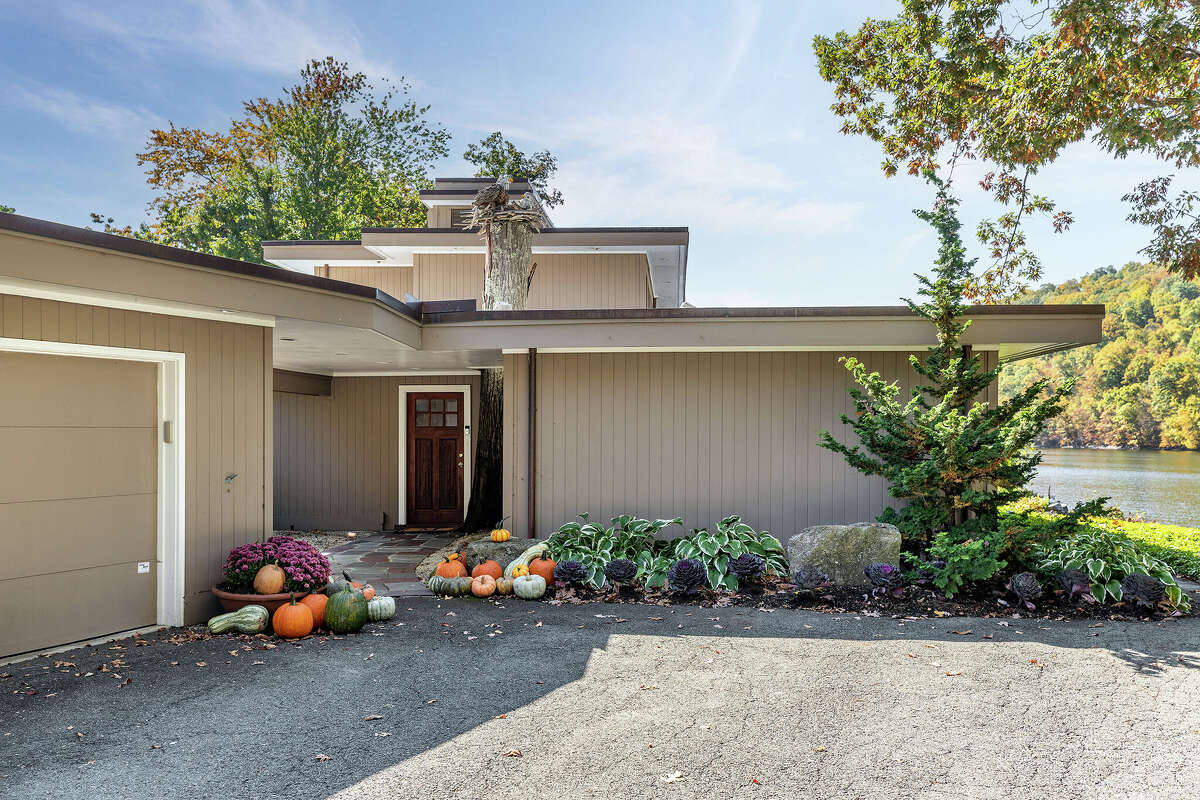 3.2M Candlewood Lake house once owned by news anchor, designers