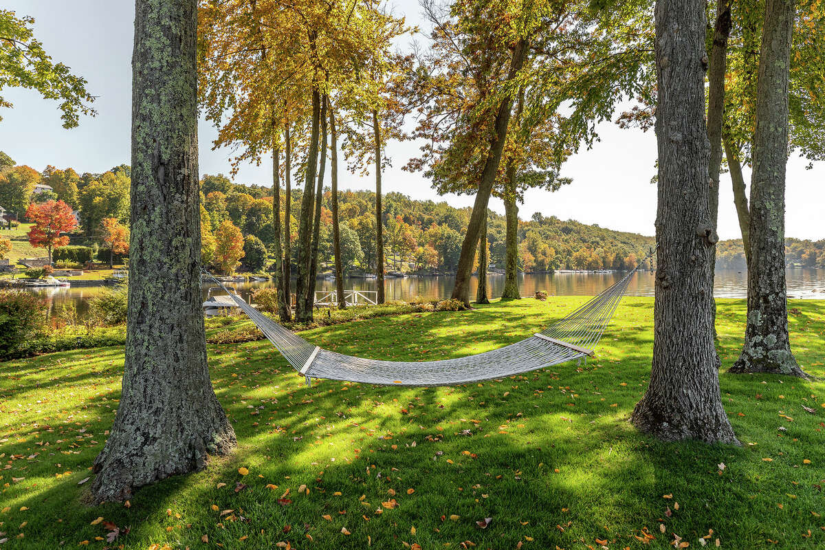 3.2M Candlewood Lake house once owned by news anchor, designers