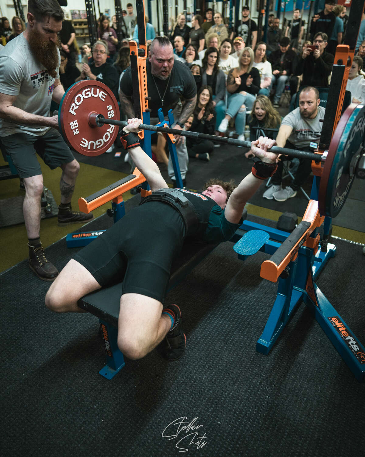 Edwardsville teen sets national deadlifting record