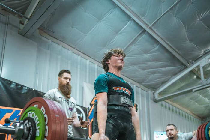 Edwardsville resident sets national deadlifting record