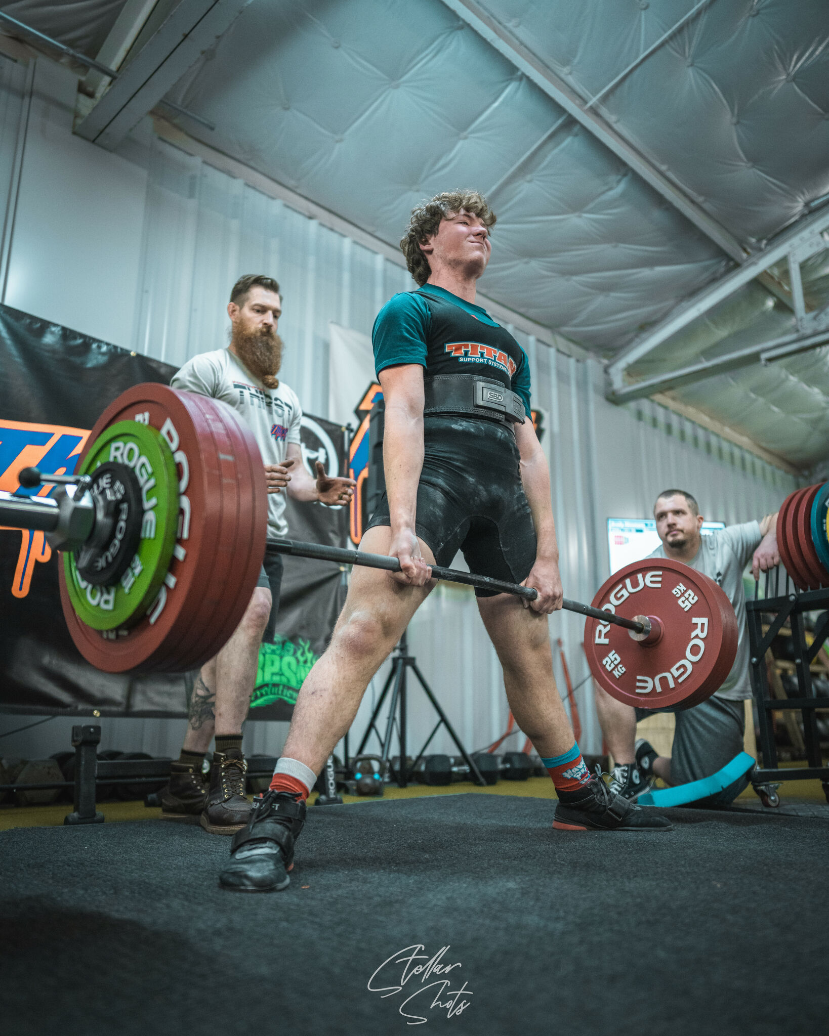 Edwardsville teen sets national deadlifting record