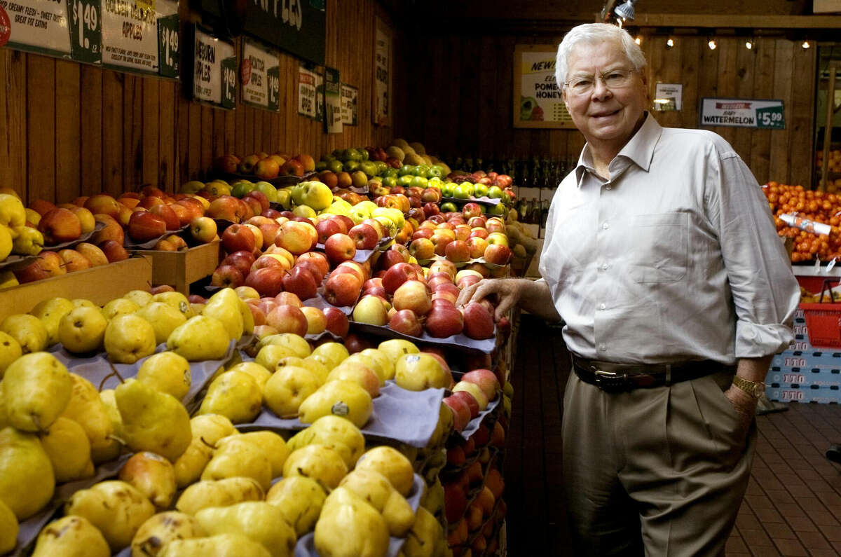 15 things to know about Stew Leonard's