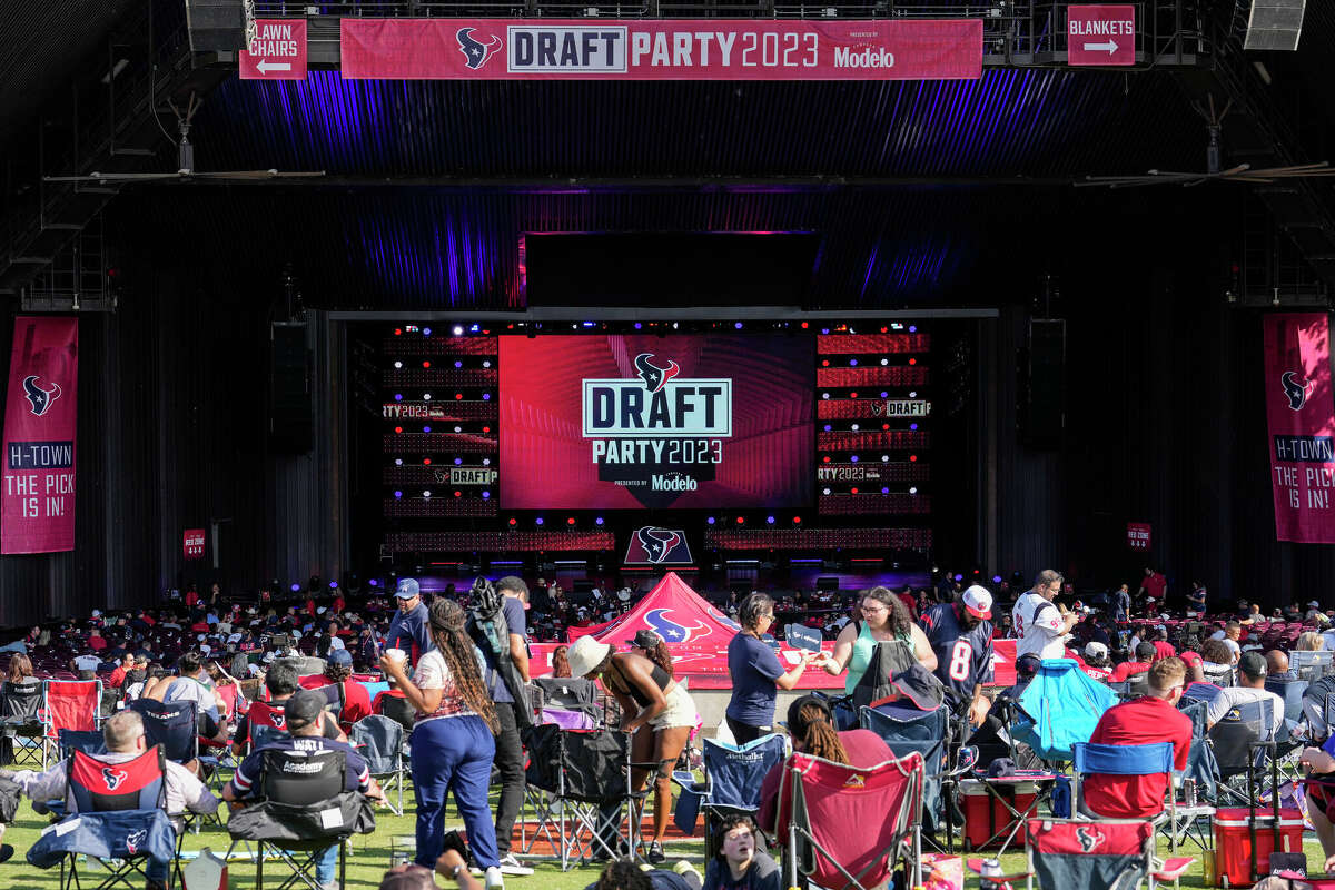 2023 Mock Draft Report 4.0: Trading up to the first pick
