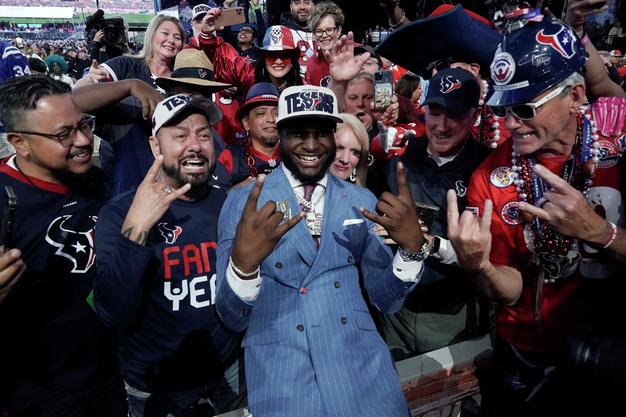 Photos: Houston fans celebrate Texans draft picks at Miller