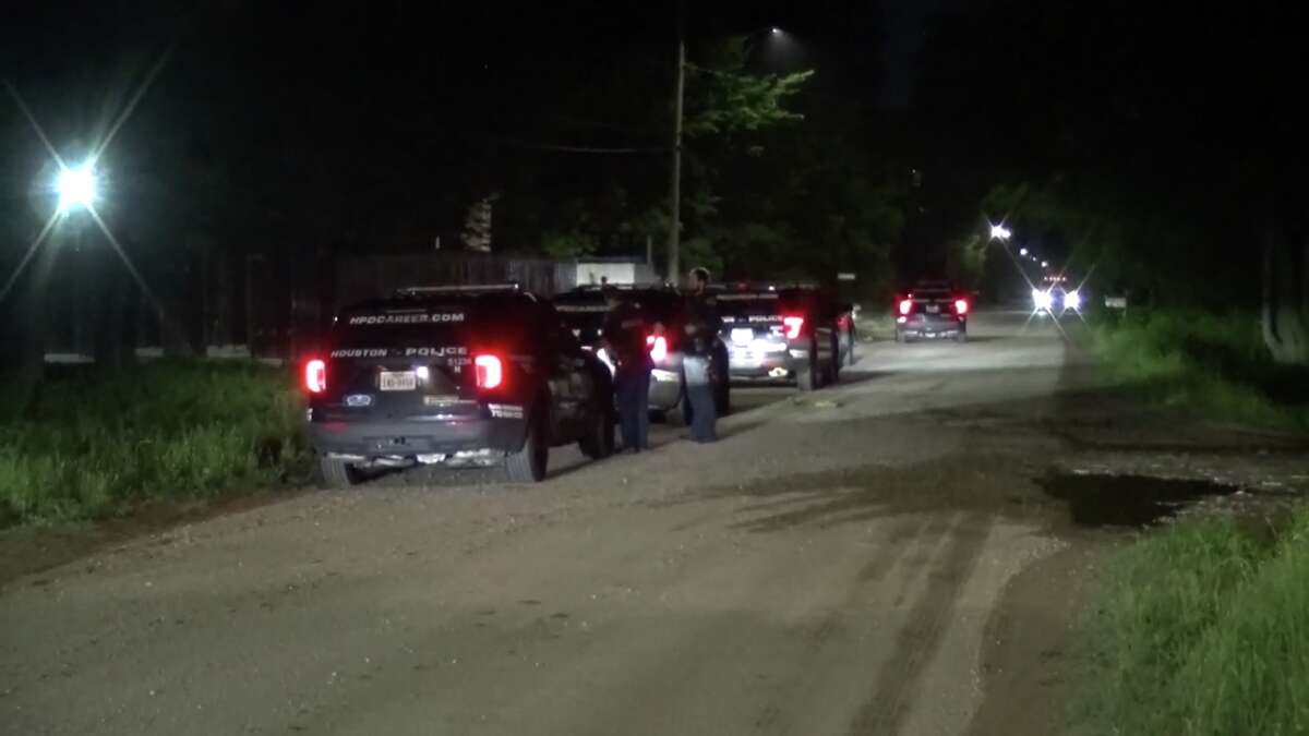 1 injured, 4 arrested after shooting over stolen chickens