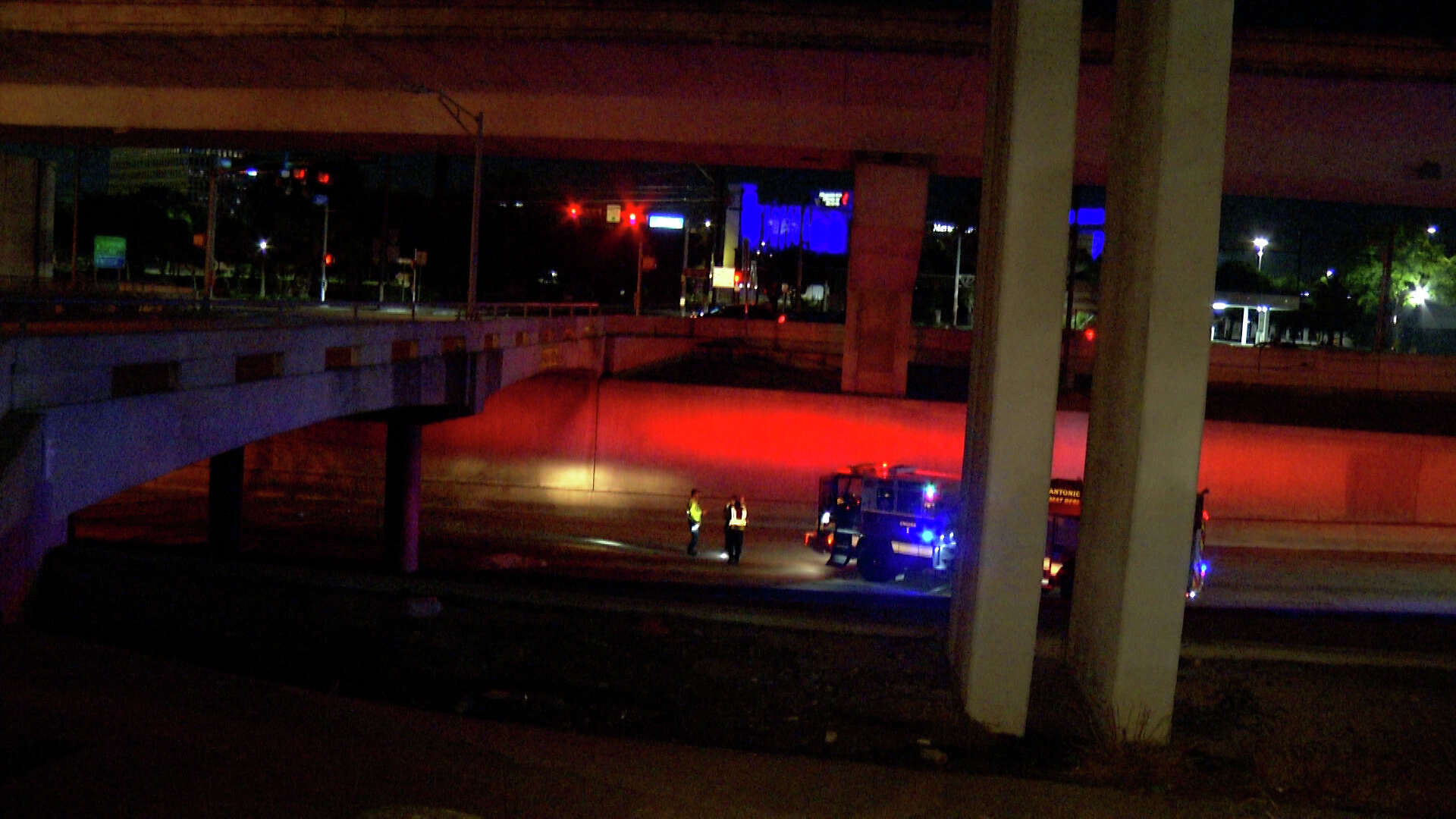 Pedestrian killed in hit-and-run on Interstate 35 downtown