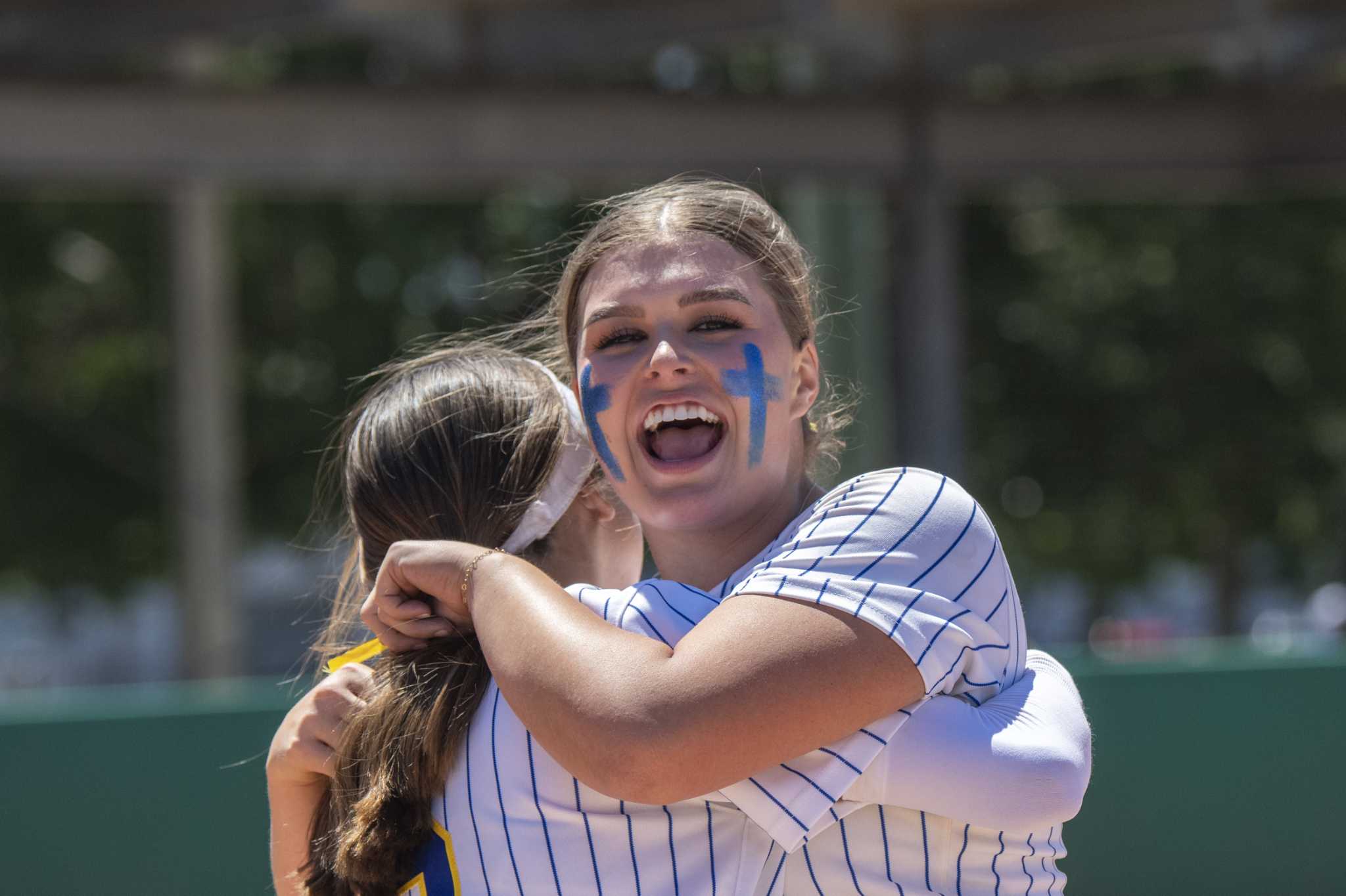 Softball advances to college world series after sweep of James